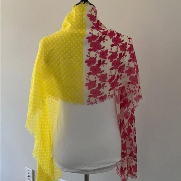 •Lindsay Phillips• Fringe Wrap/Scarf, Like New - Picture 4 of 8
